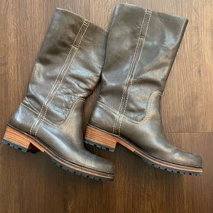 Frye Boots Size 8, EUC!